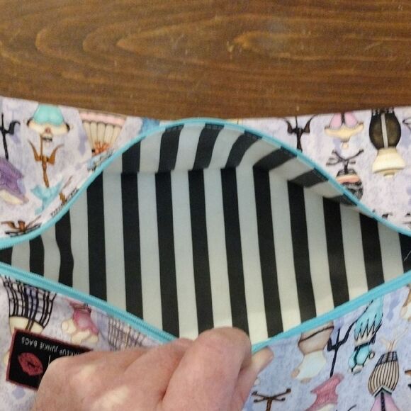 NWT Makeup Junkie Bag with Vintage Dress Form Print, Large, 13.5" X 9.75" - Picture 5 of 7